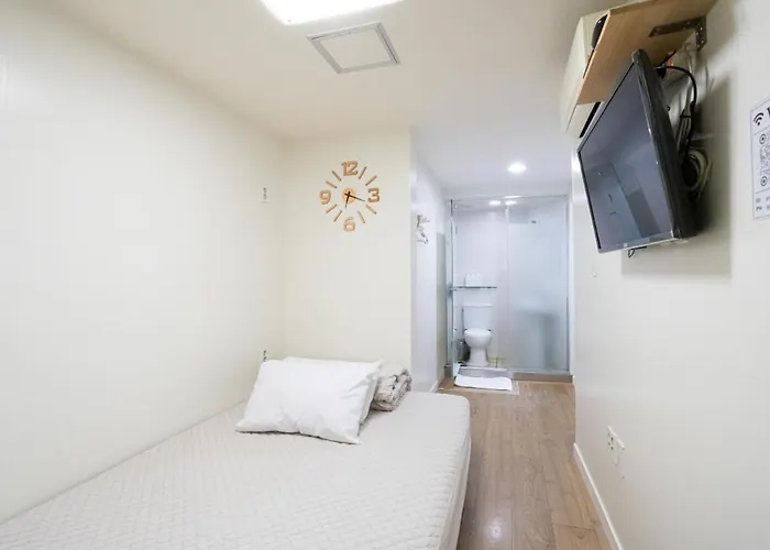 K Myeongdong First Pensión
